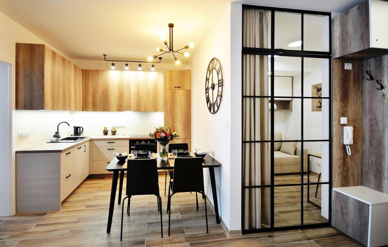 Apartament Za Swierkami 6 Osob , 3 Pokoje Kolobrzeg Ngoại thất bức ảnh